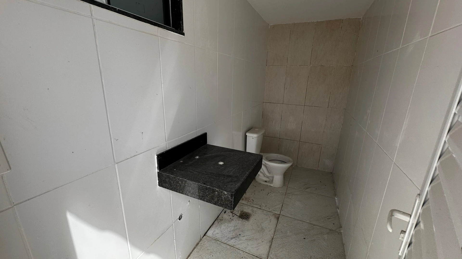 Casa com 4 quartos e 3 suítes, 2 vagas de garagem — photo 54