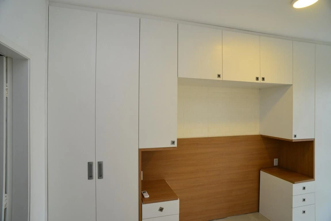 Rental apartment with 2 bedrooms and a glass balcony — photo 11