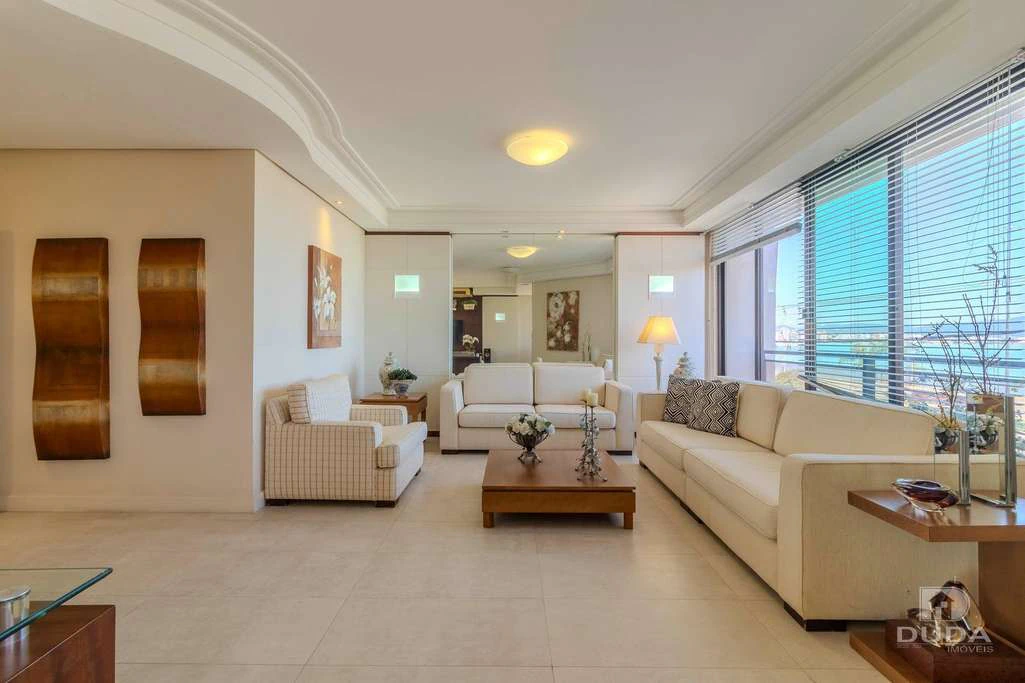 Apartamento sem mobília com 402 m² e cozinha integrada — photo 3
