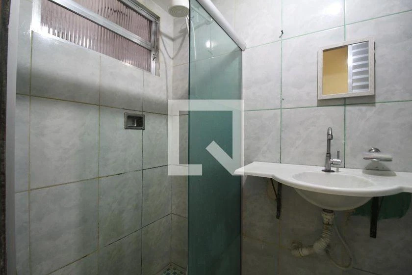 3-bedroom apartment in a building with a pool — photo 2
