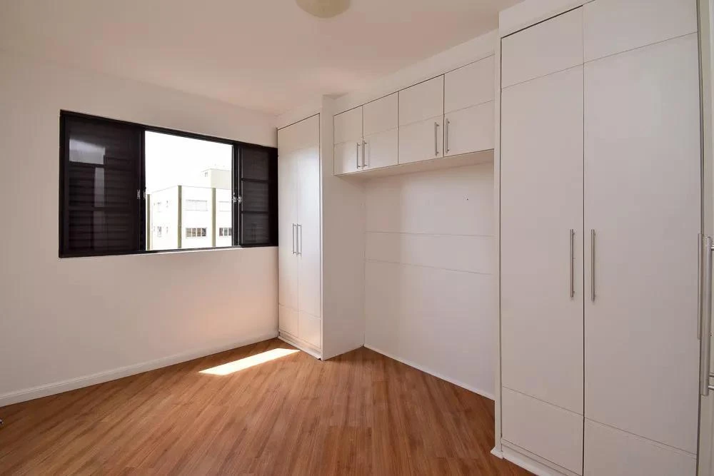 3-bedroom apartment with a bathtub in Curitiba — photo 15