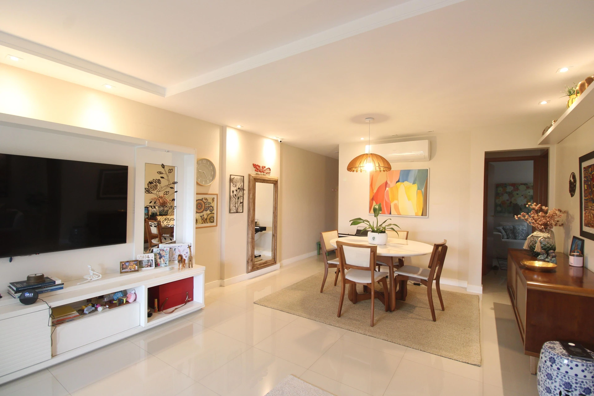 Furnished apartment, 112 m², with a glass-enclosed balcony — photo 13