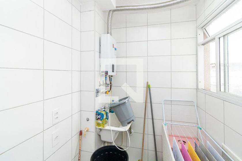 2-bedroom apartment in a building with a gym — photo 24