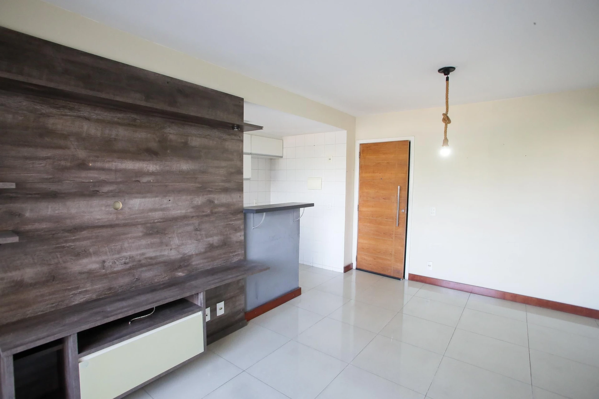 2-bedroom apartment with a mountain view — photo 6