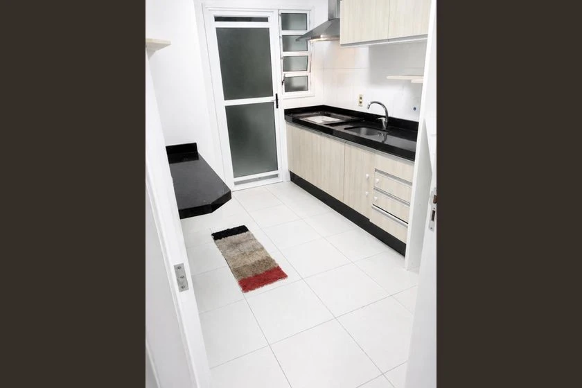 Apartment with 3 bedrooms, 2 bathrooms and closed kitchen — photo 3