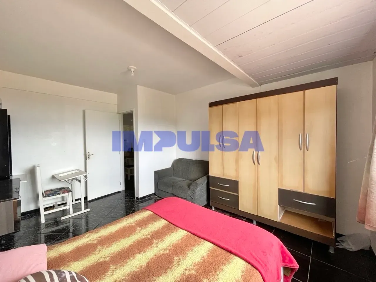 Furnished studio with 1 bedroom and separate kitchen — photo 15