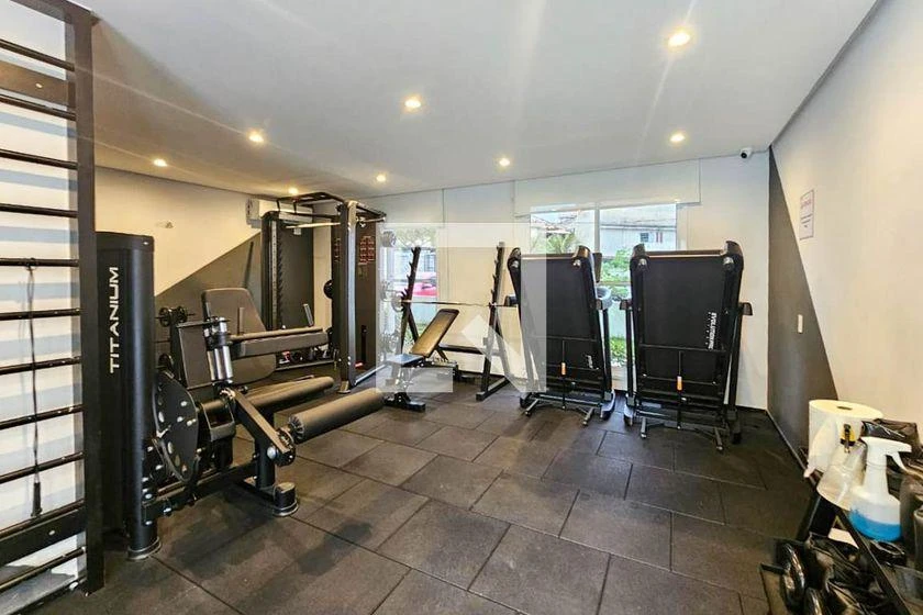 2-bedroom apartment in a building with a gym — photo 15