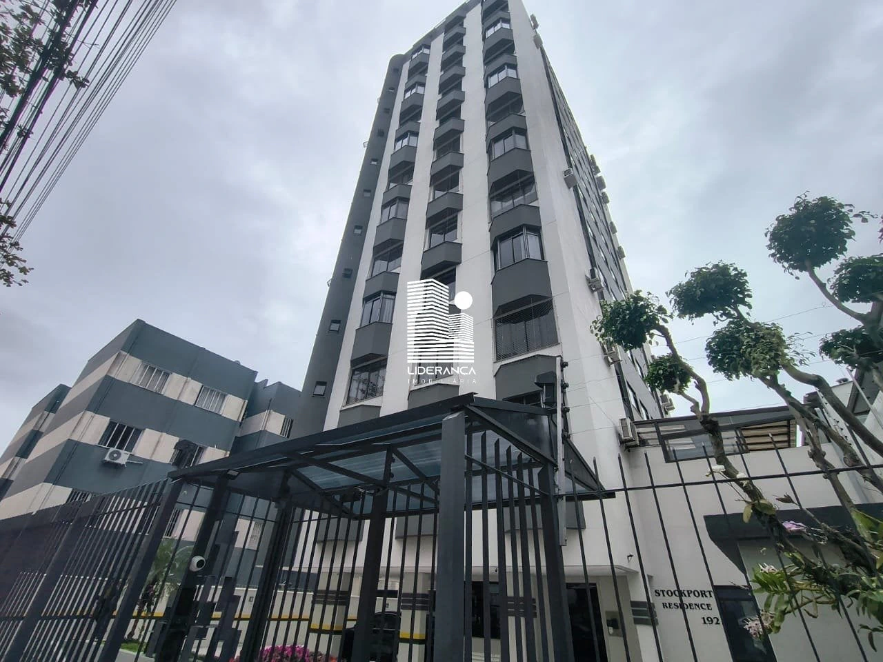 Apartamento com piso de madeira ou laminado, Centro — photo 2