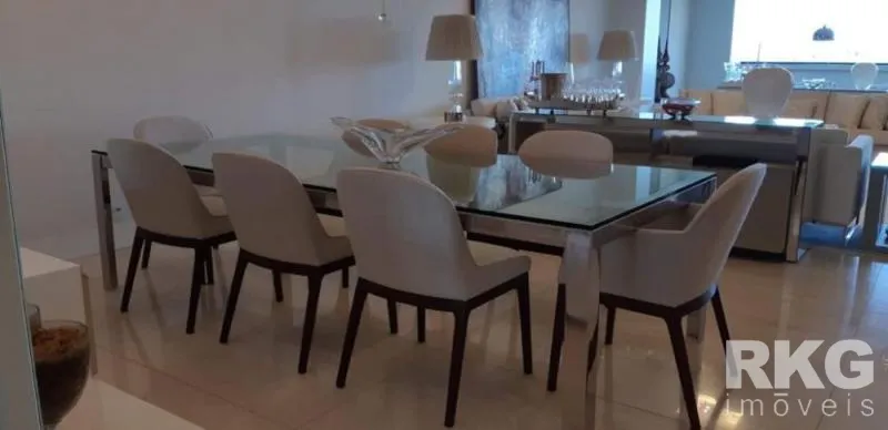 Unfurnished 4-bedroom apartment with 5 bathrooms — photo 13