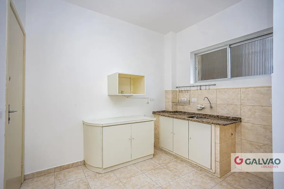 Unfurnished 3-bedroom apartment with 1 bathroom and no parking — photo 31
