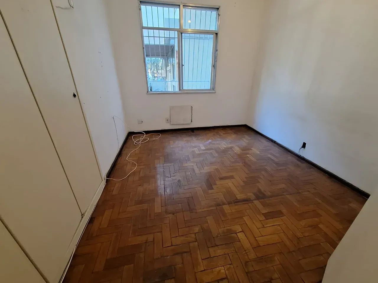 Apartment with 3 bedrooms and 3 bathrooms and separate kitchen — photo 3