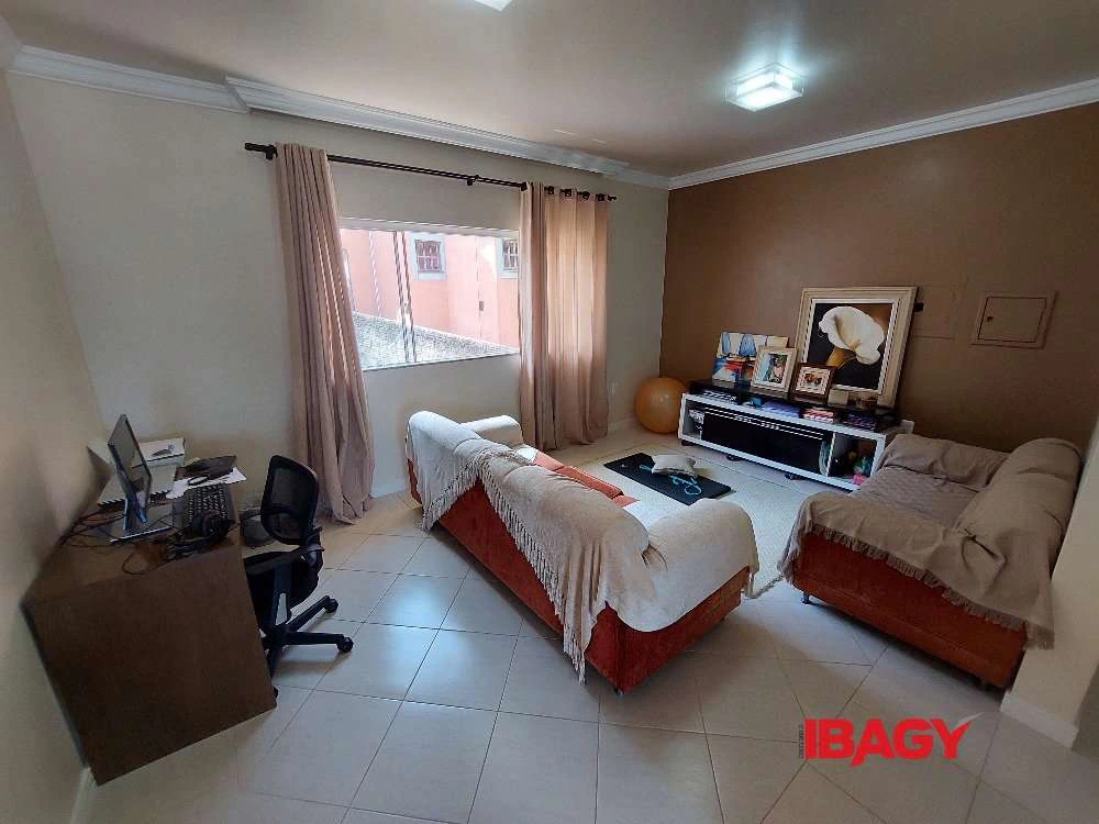 Casa con 4 dormitorios y 4 baños, con 4 plazas — photo 3