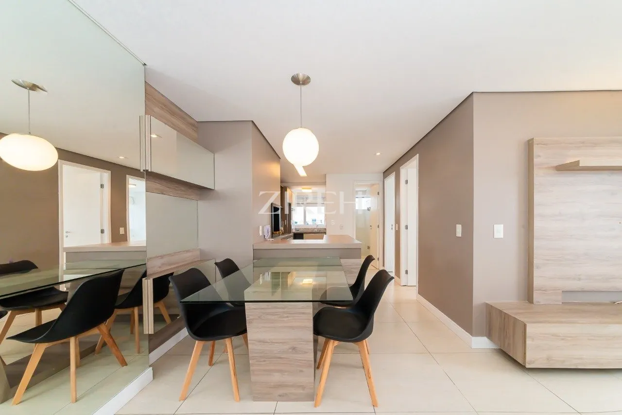 Glass-enclosed balcony in a 2-bedroom apartment, 57 m² — photo 3