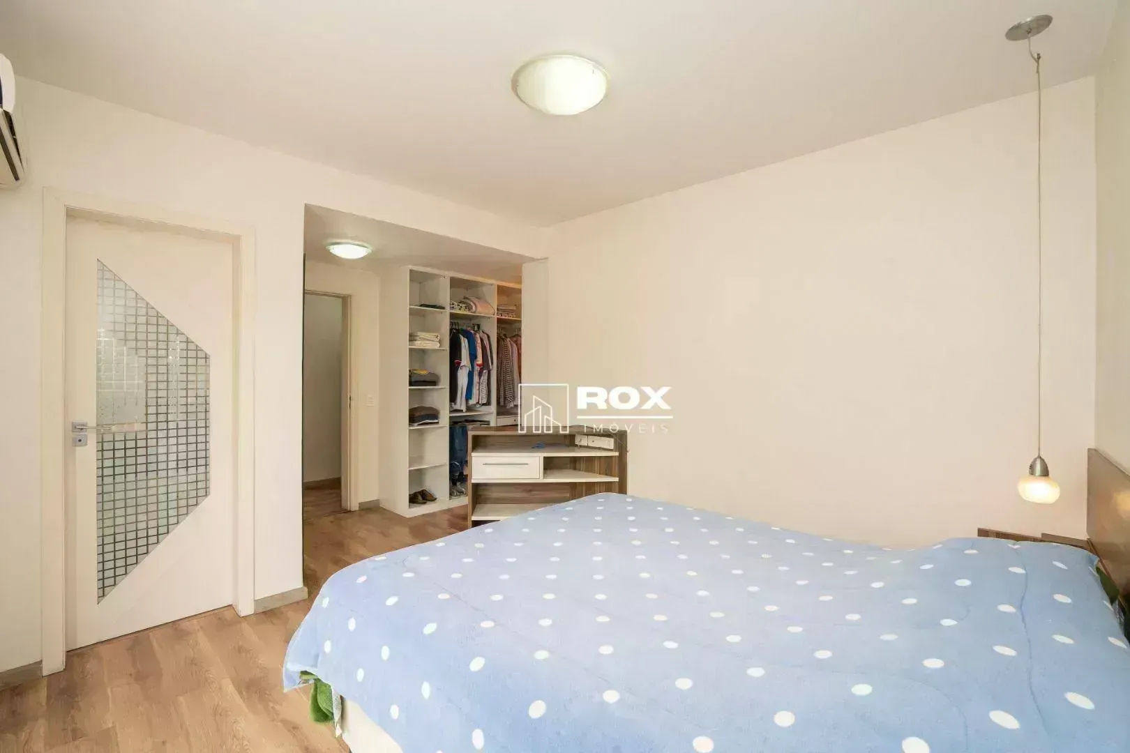 Furnished apartment, 179 m², with a fireplace — photo 16