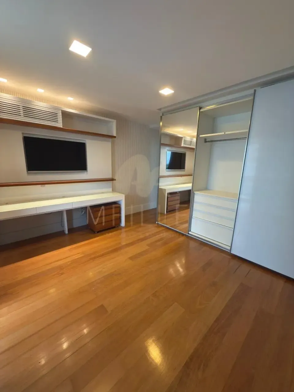 Apartment with 4 bedrooms and 5 bathrooms, 380 m² — photo 10