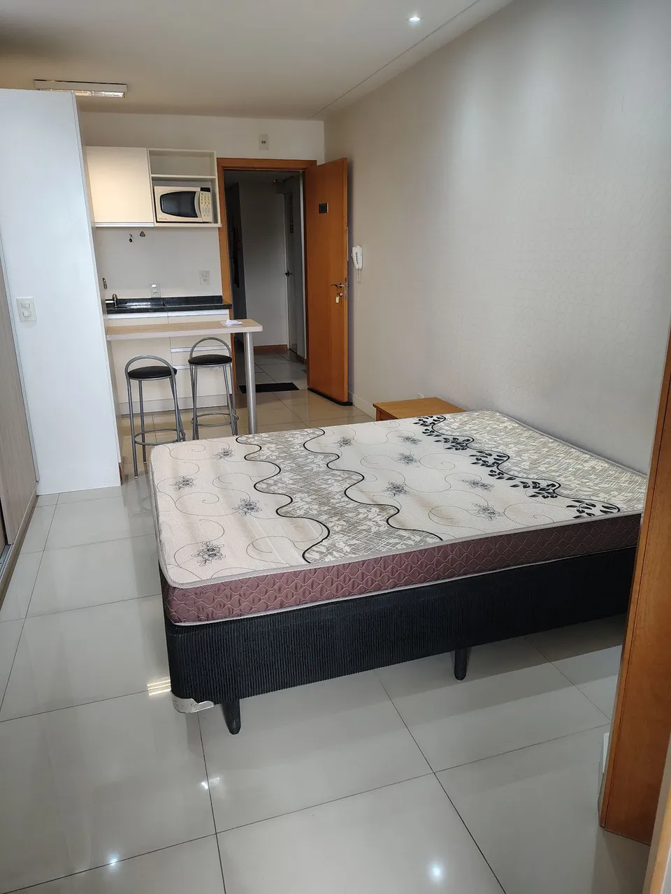 Apartamento mobiliado de 1 quarto com cozinha aberta — photo 8