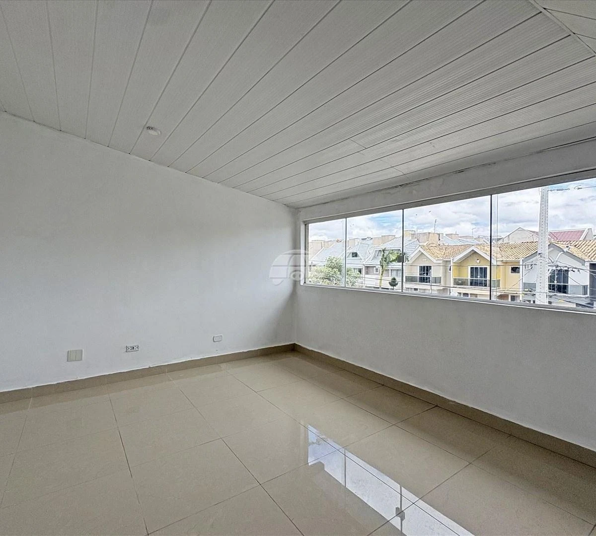 Casa de 178 m² com banheira e varanda envidraçada — photo 17