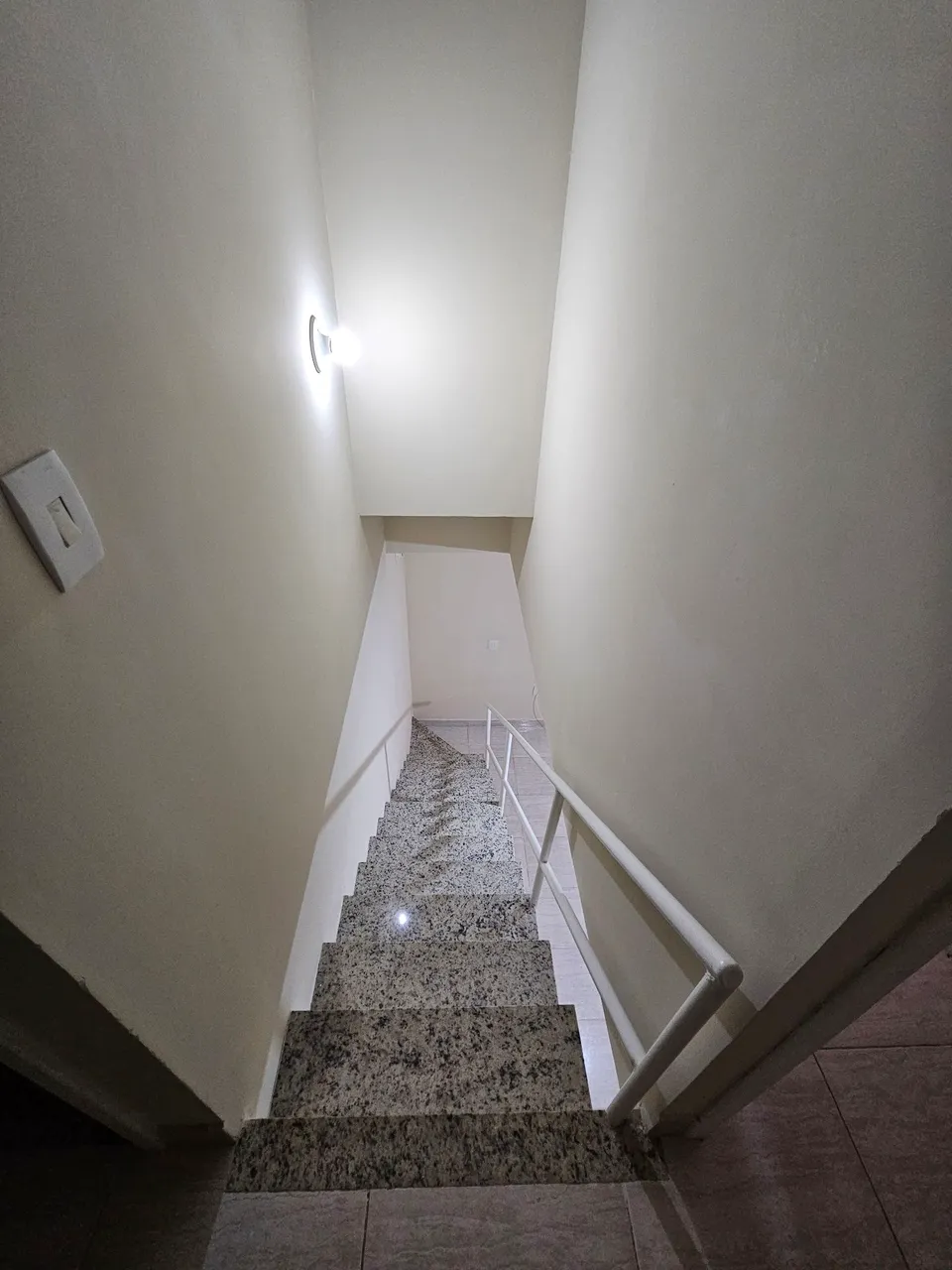Unfurnished house with 2 bedrooms and 3 bathrooms — photo 3