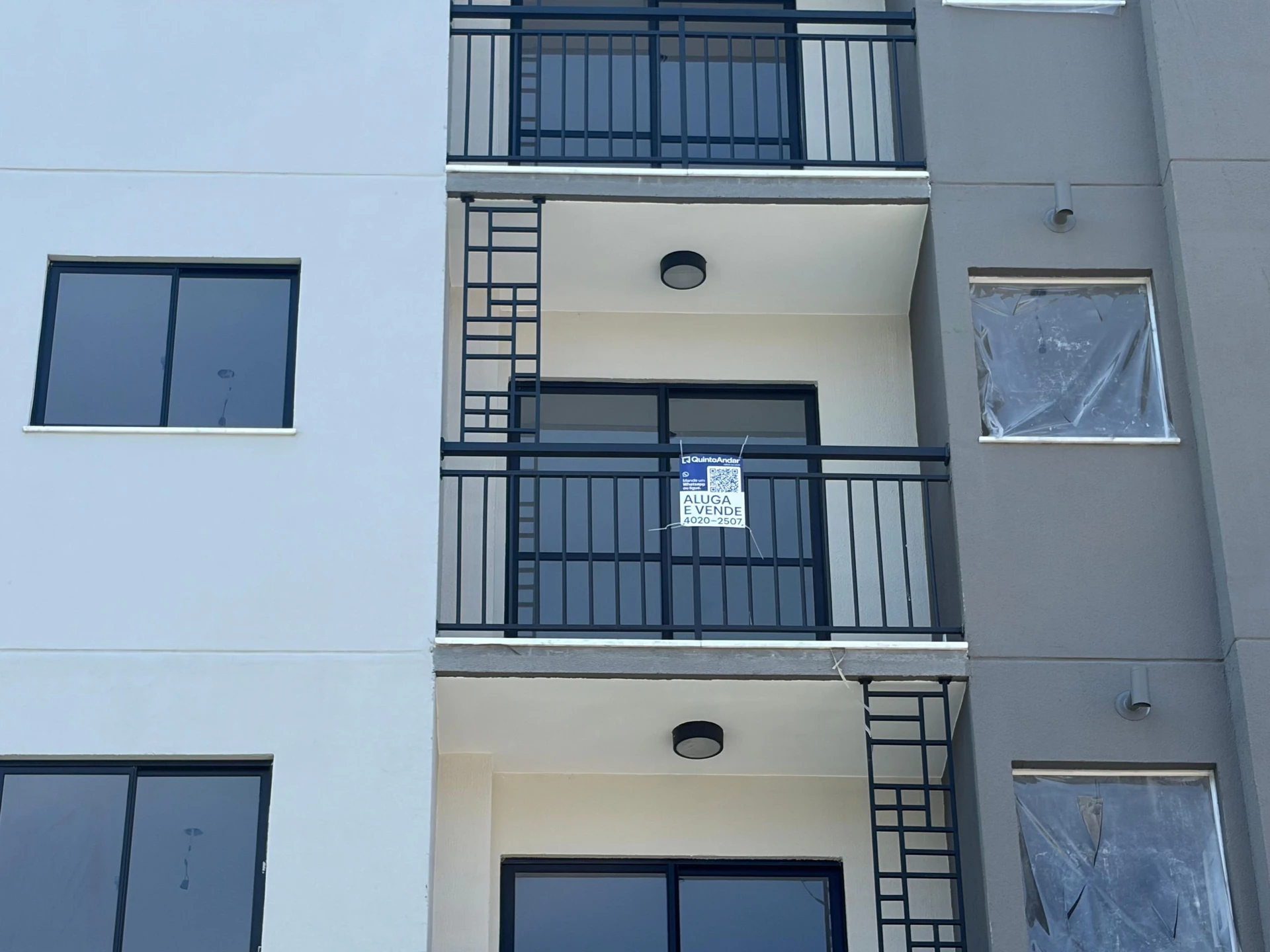 Apartamento sem mobília com 2 quartos e varanda — photo 52