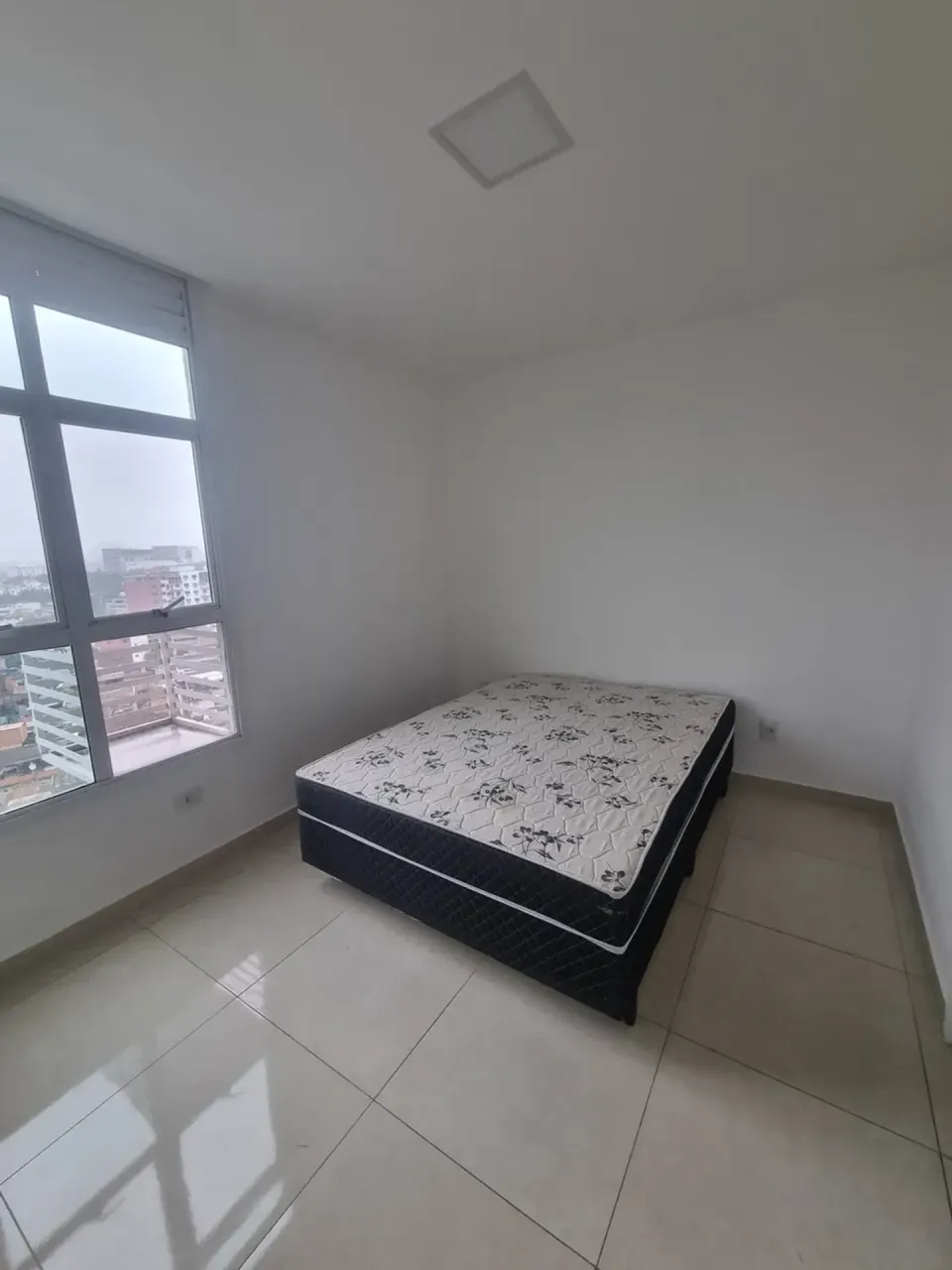 Apartamento mobiliado de 1 quarto com cozinha integrada — photo 3