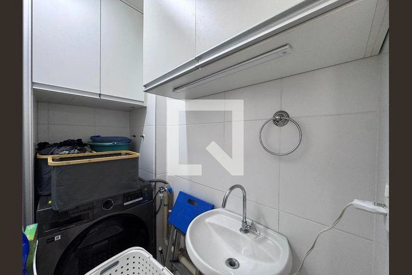 Rental apartment with 3 bedrooms and 211 m² — photo 18