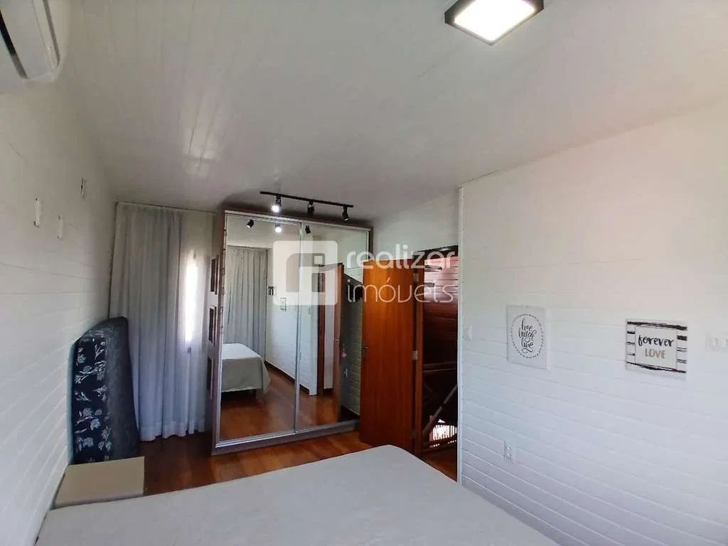 Casa sin amueblar con 3 dormitorios y balcón — photo 12
