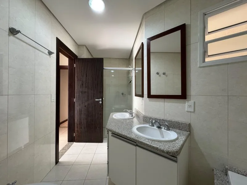 Furnished apartment, 124 m², with floor-to-ceiling windows — photo 38
