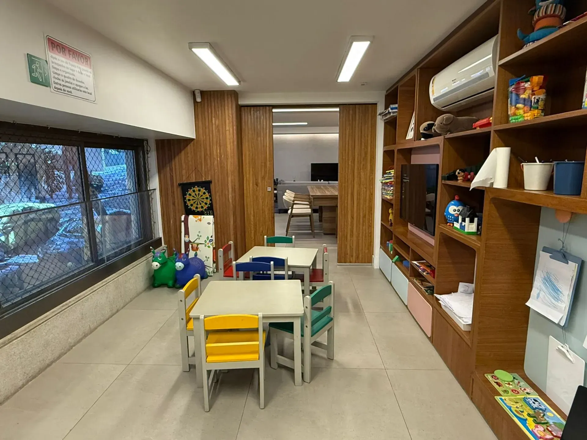 Apartment with balcony, 3 bedrooms and 2 parking spots — photo 52