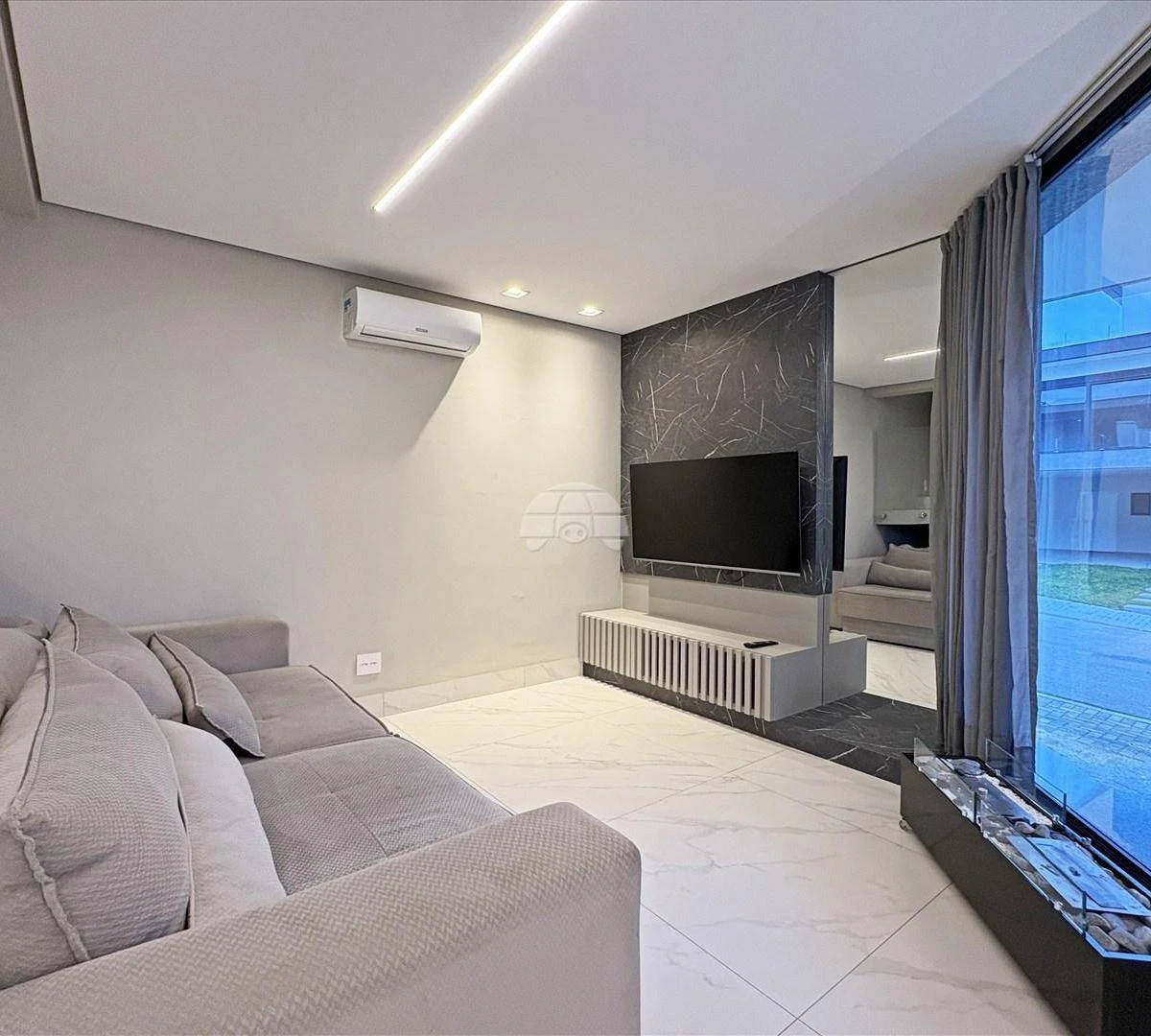 Furnished 293 m² house with open-plan kitchen — photo 7