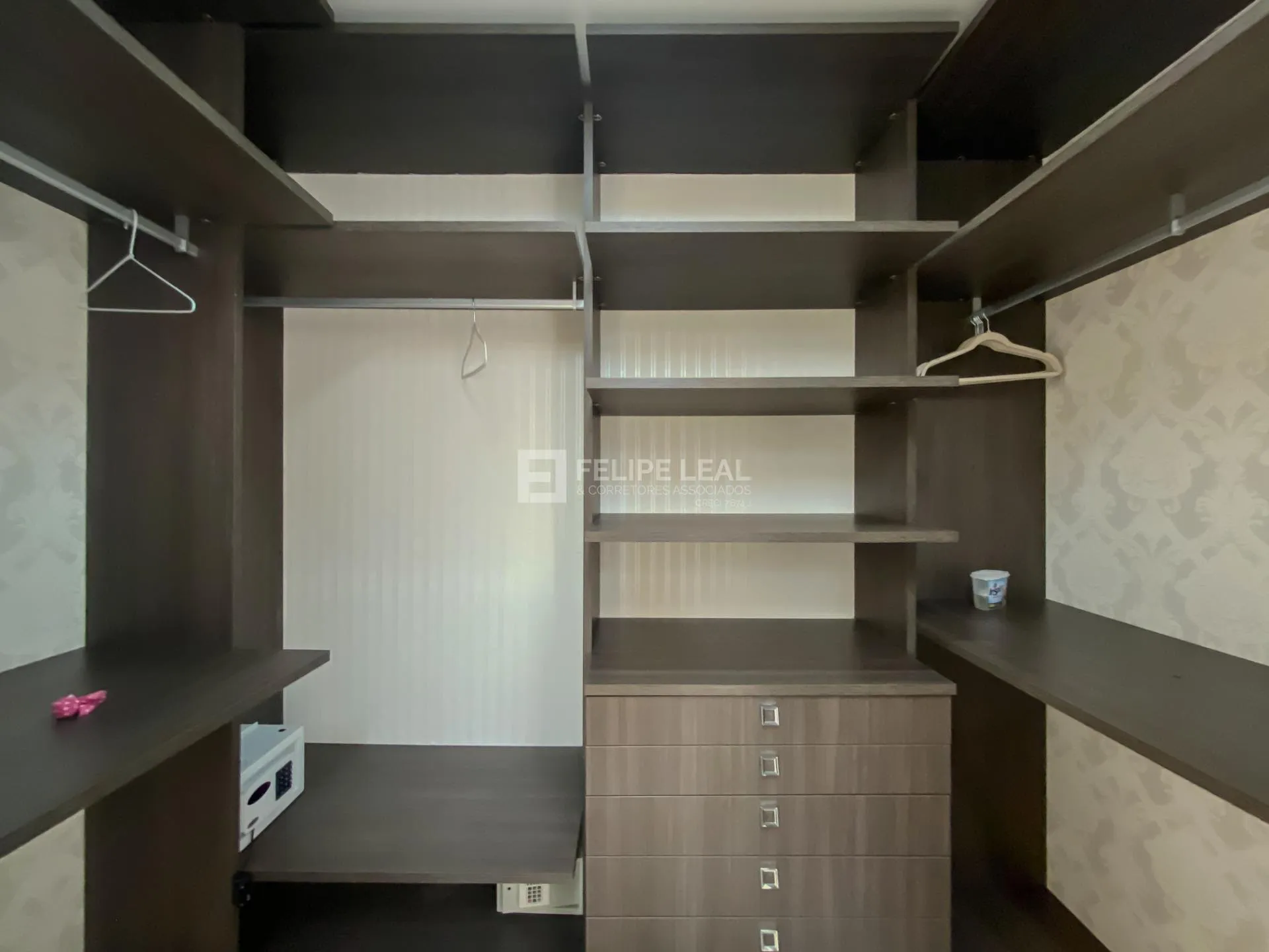 Casa em condomínio com 9 dormitórios e 8 suítes — photo 70