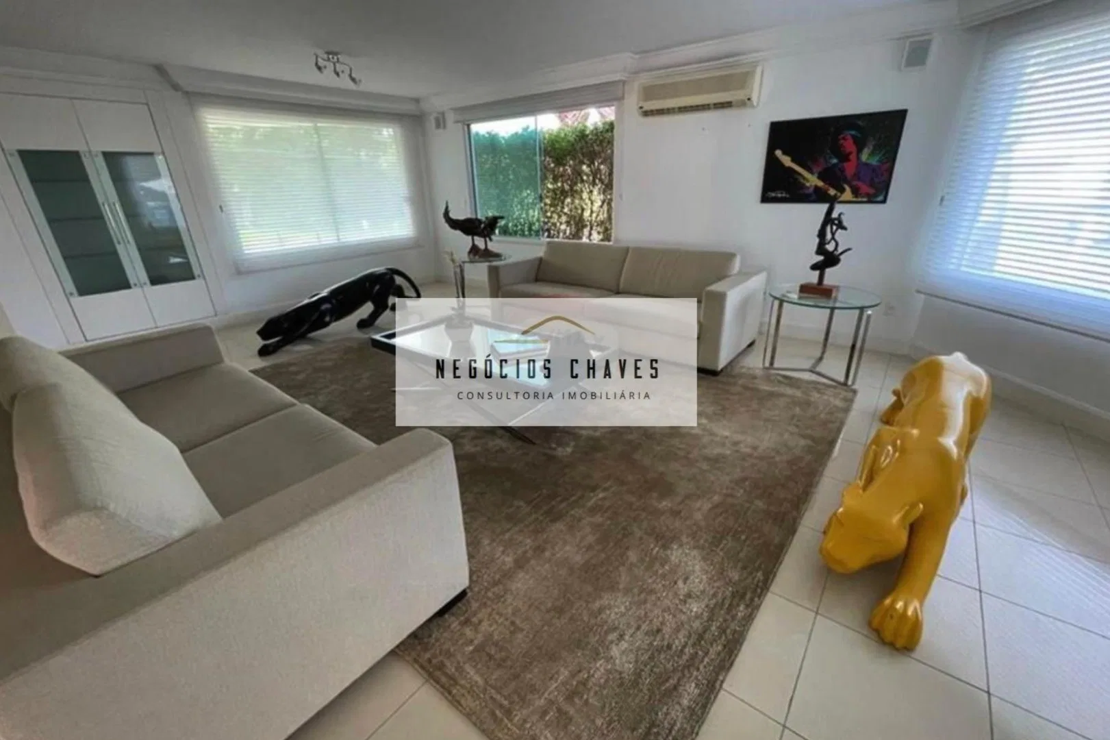 House with 7 bedrooms and a private-use pool