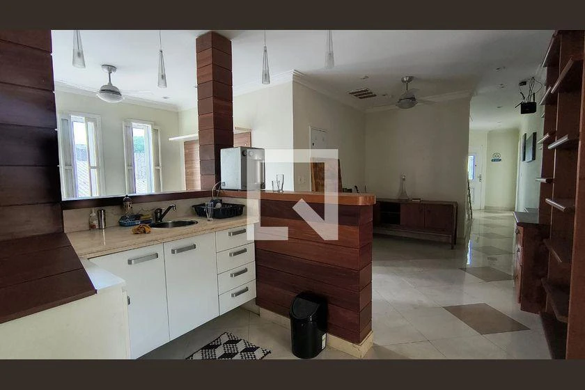 Condominium house with open-plan kitchen and 7 en-suites — photo 44