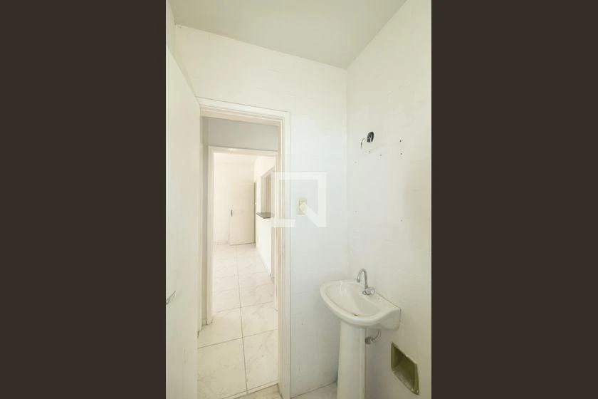 Apartamento com 2 quartos e cozinha fechada de 60 m² — photo 15