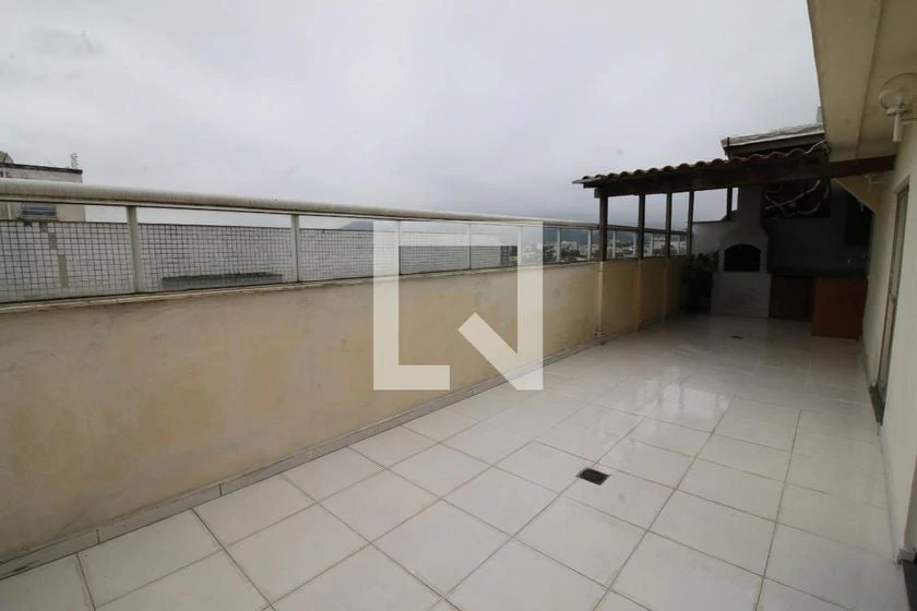 Деревянный пол или ламинат и 3 спальни: квартира 128 м² — photo 29