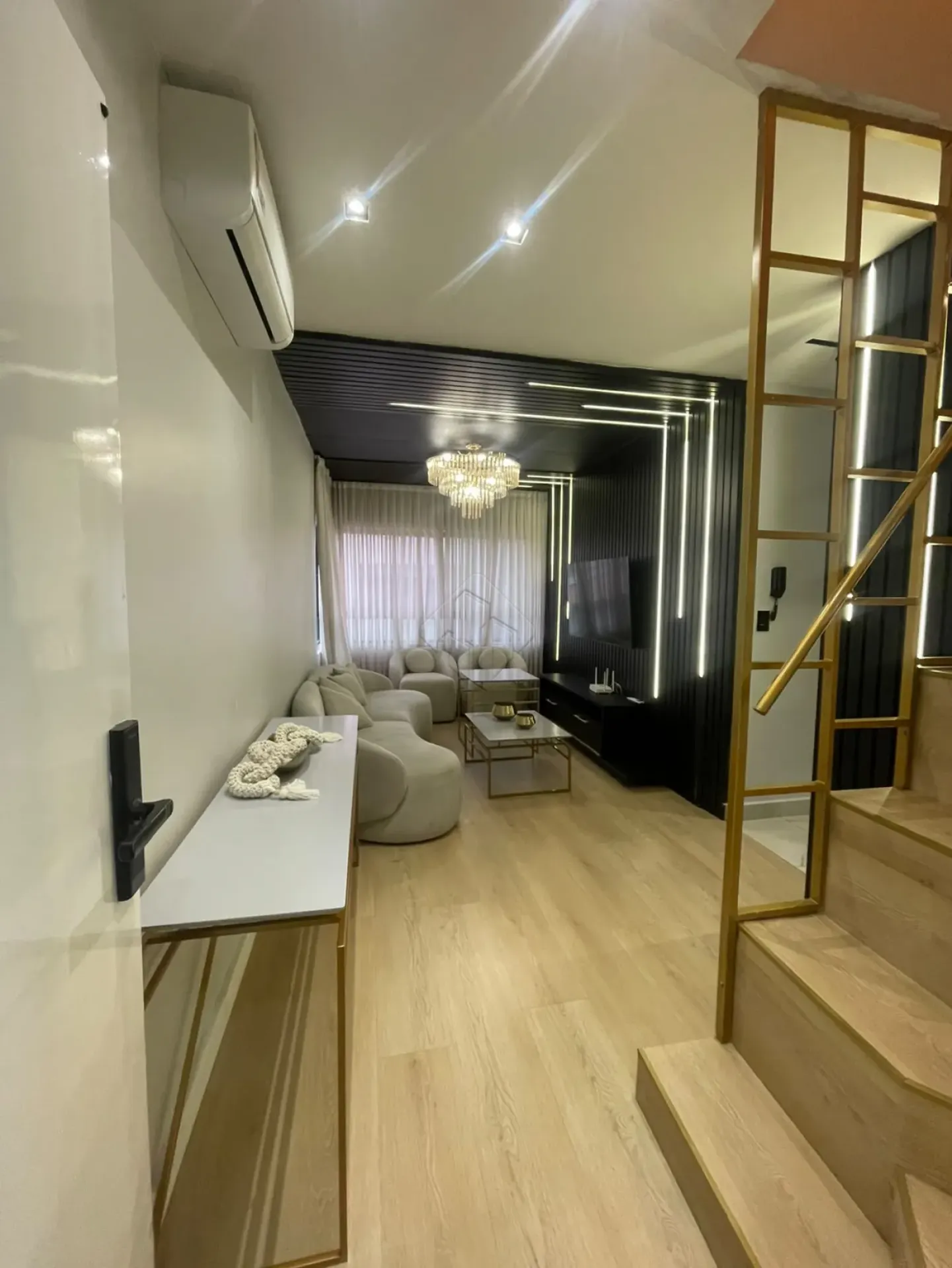 Furnished apartment, 123 m², with floor-to-ceiling windows — photo 17