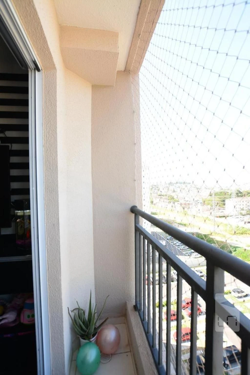 Furnished 2-bedroom apartment with open-plan kitchen — photo 25