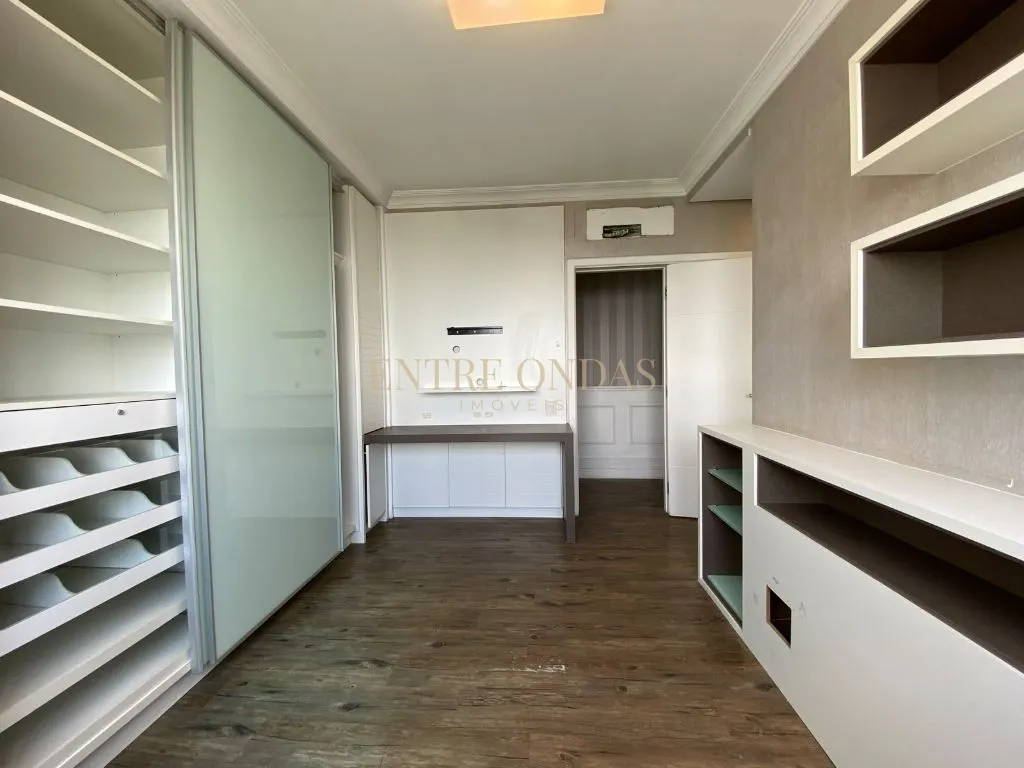 Вид на воду та 4 спальні: квартира 304 м² — photo 39