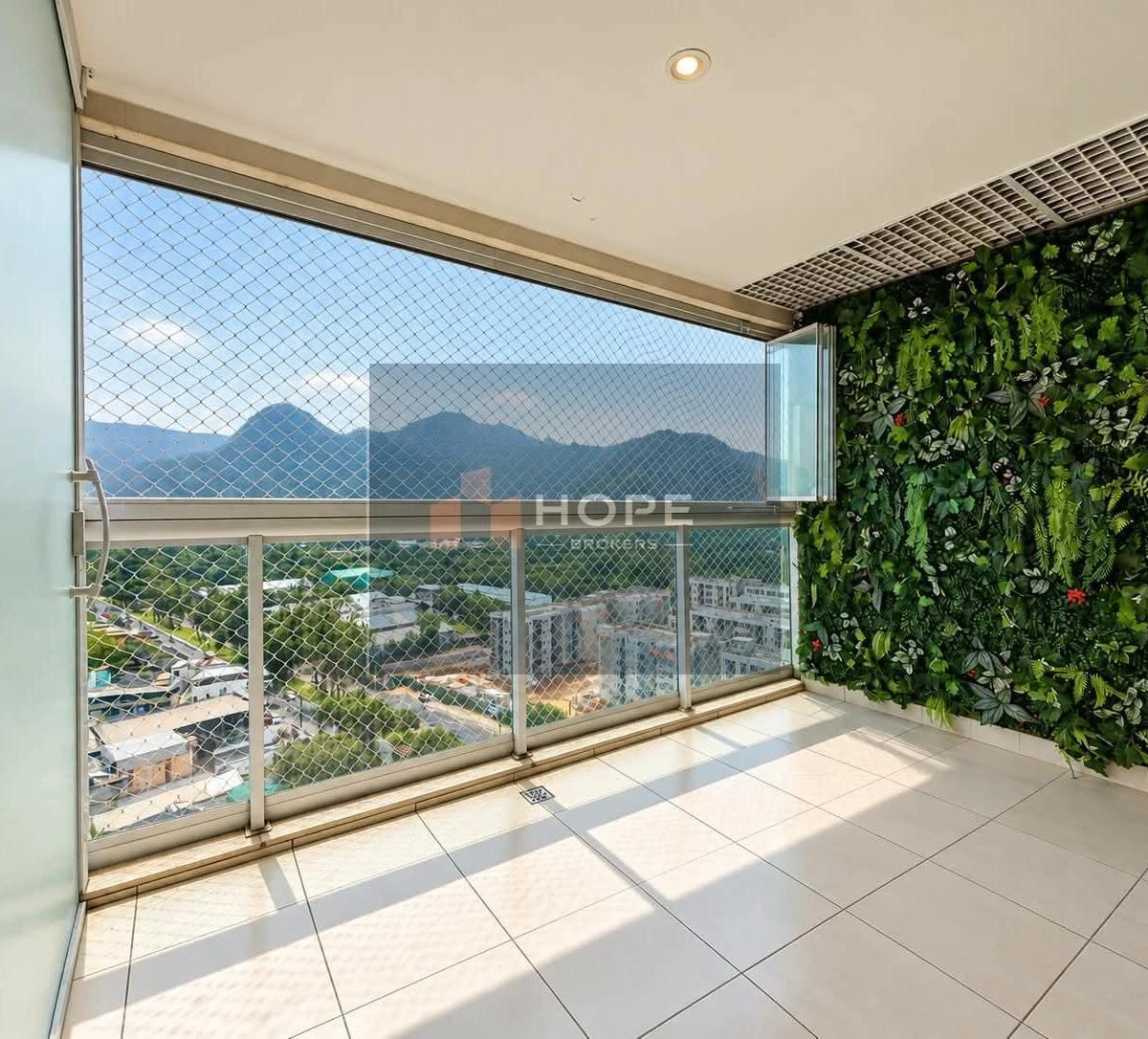 Apartment, 60 m², with a glass-enclosed balcony — photo 3