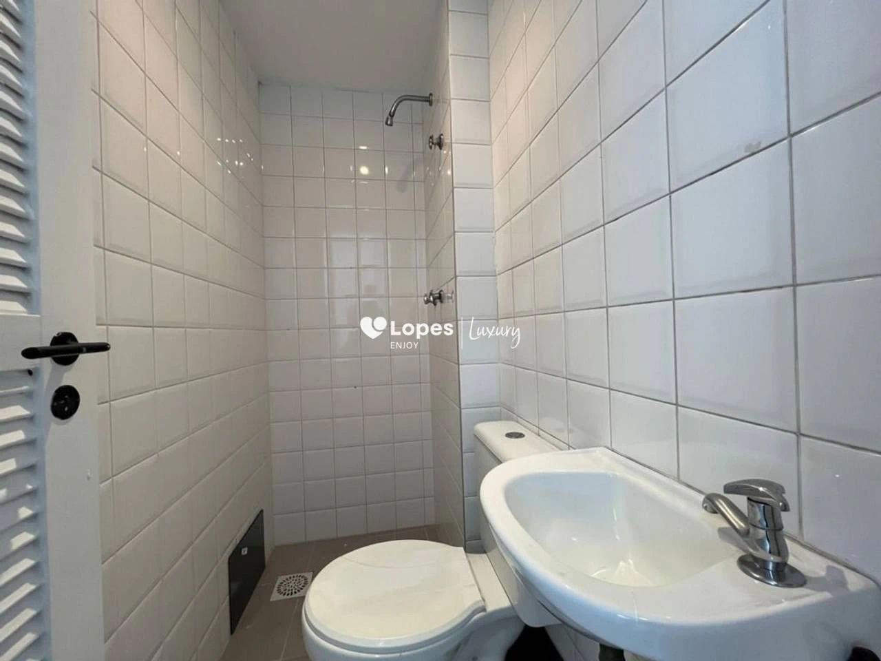 Rental apartment with 3 bedrooms, balcony and 3 bathrooms — photo 21