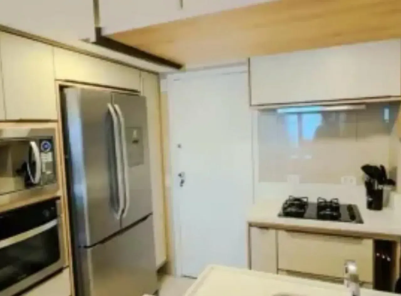 Furnished 2-bedroom apartment with an open kitchen — photo 2
