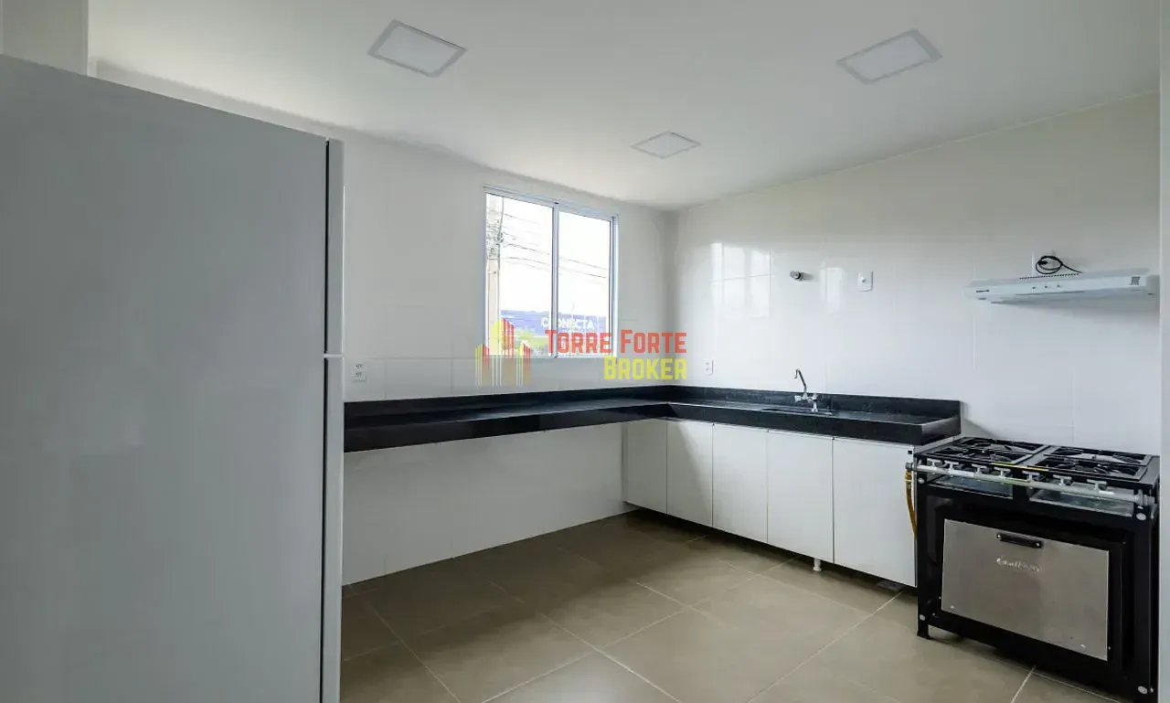 Furnished 2-bedroom apartment with a balcony — photo 47
