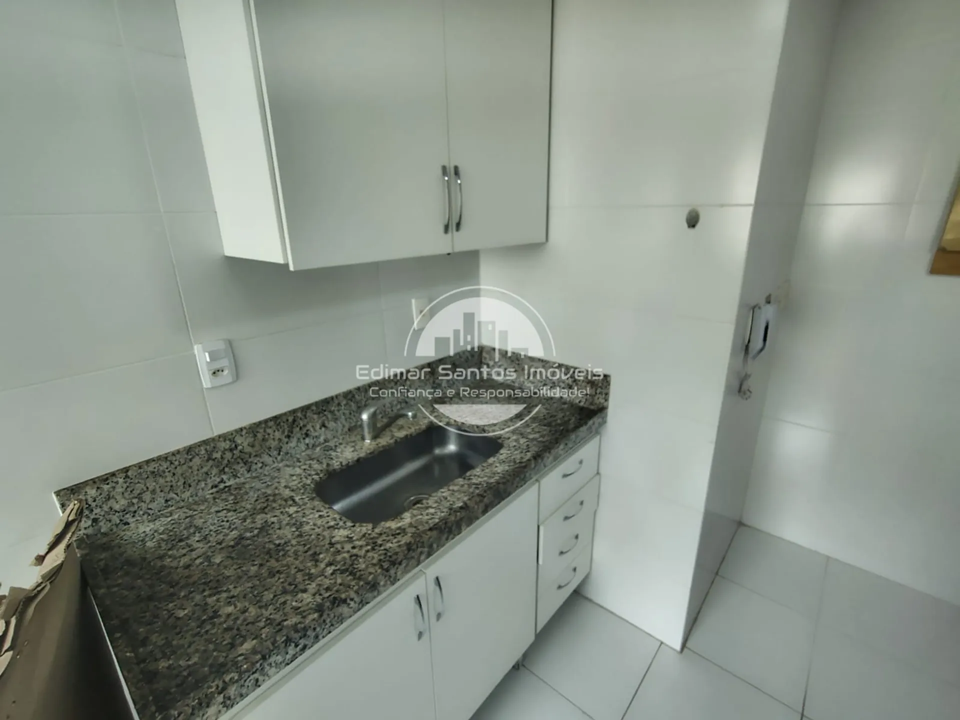 Квартира: 3 спальні, 1 з власною ванною кімнатою, 83 м² — photo 2