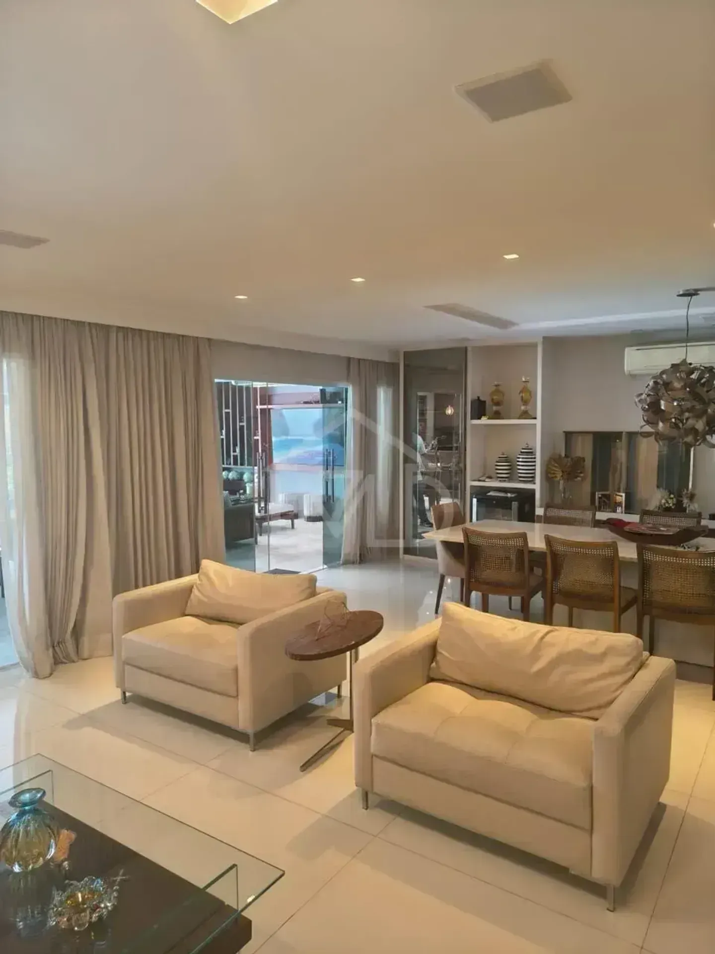 Furnished house with 4 bedrooms and 5 bathrooms — photo 25