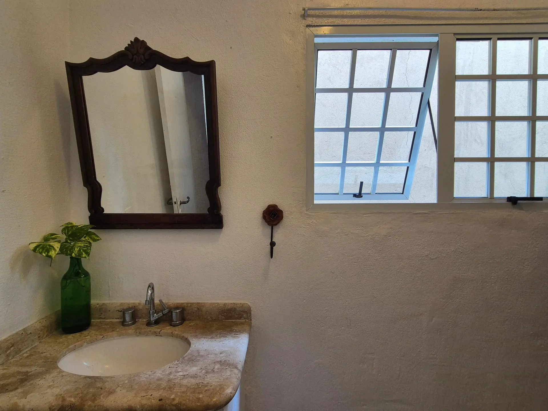 Condominium house to rent with 3 bedrooms and a suite — photo 2