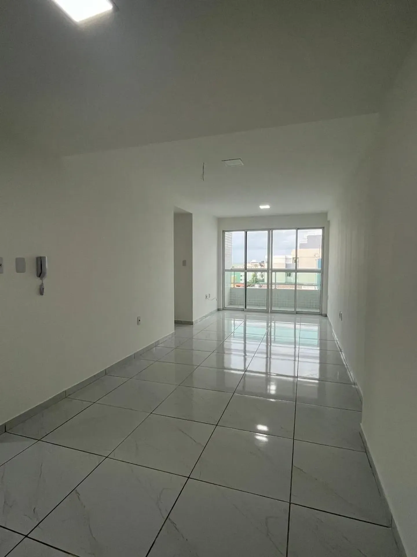 Квартира 83 м² с 3 спальнями и 1 местом в навесе — photo 3