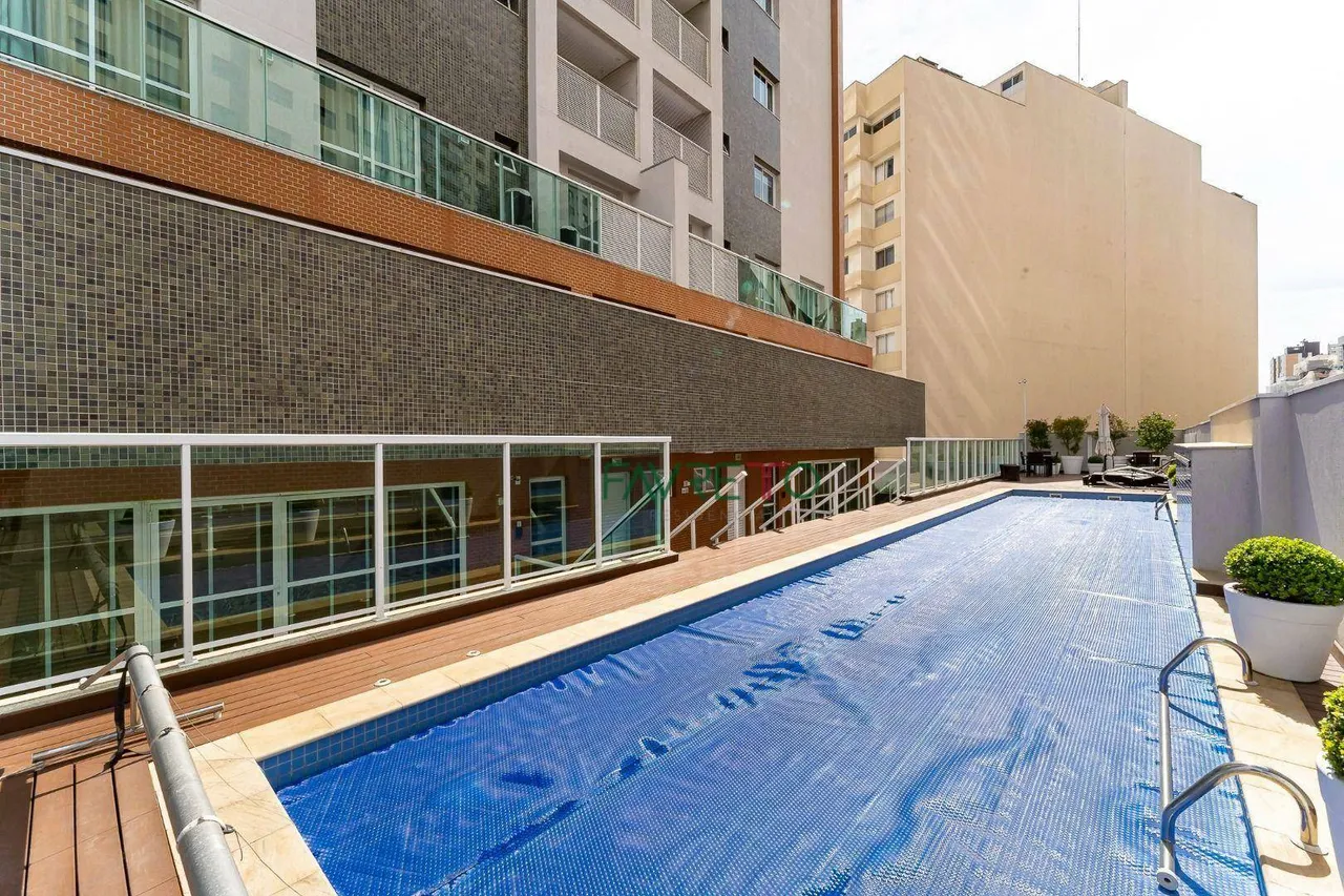 Departamento con balcón cerrado con vidrio en Curitiba — photo 13