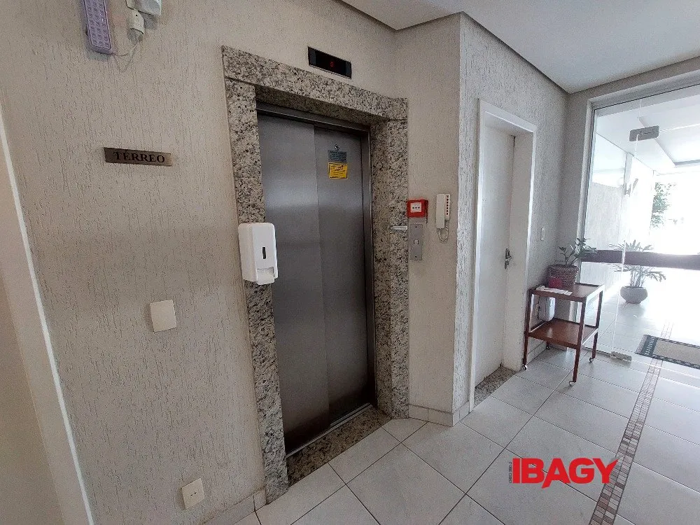 Furnished apartment with 2 bedrooms and 1 parking space — photo 22
