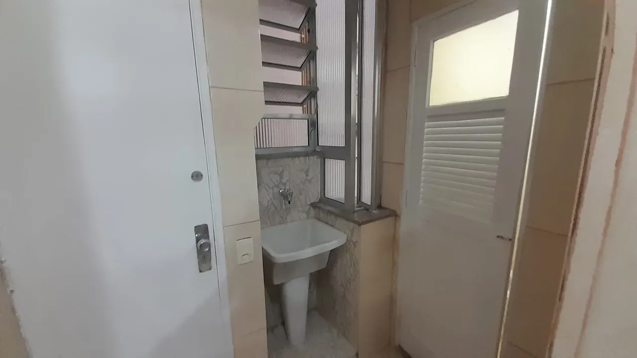 Apartamento com 2 quartos e box no banheiro — photo 26