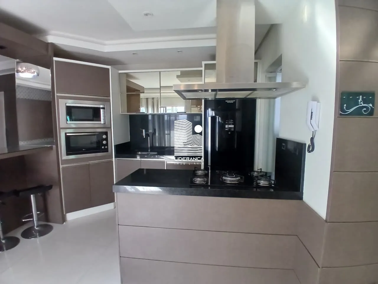 Apartamento mobiliado de 142 m² com 3 quartos e varanda — photo 3