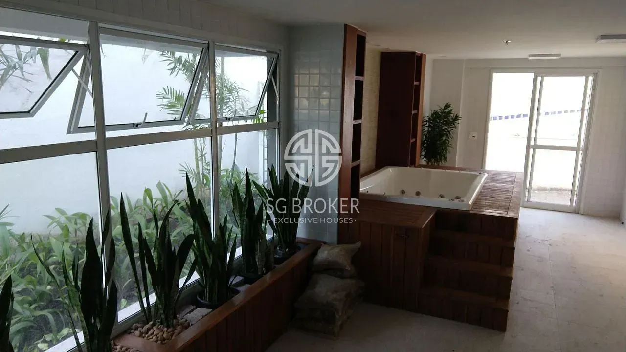 Apartment with 3 bedrooms and a gas stove kitchen — photo 9